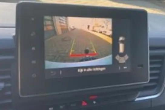 RCL-REN-ES8C Rear camera adapter Renault Easy Link 8inch P&P